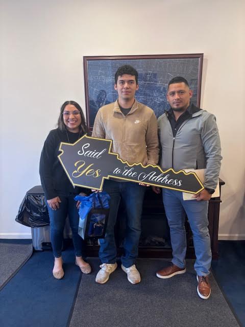 Congrats to Jose Salas on purchasing a new property and Cris Villa on the sale!