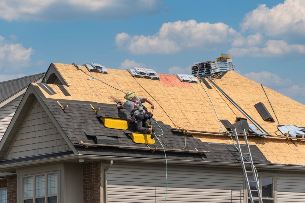 New roof installation in composition shingles. Roofing & Siding Specialist Inc offers new roof installation, replacement and repair near Dover DE & surrounding areas.