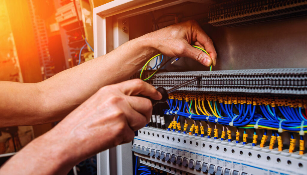 repairing switchboard voltage with automatic switches