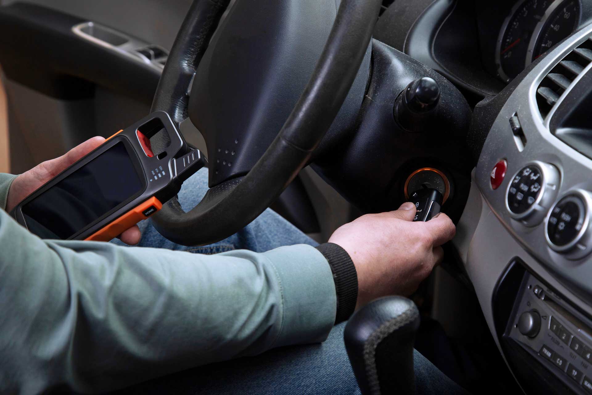 Production of car keys, Programming of car keys and repair, Locksmith Services Santa Maria