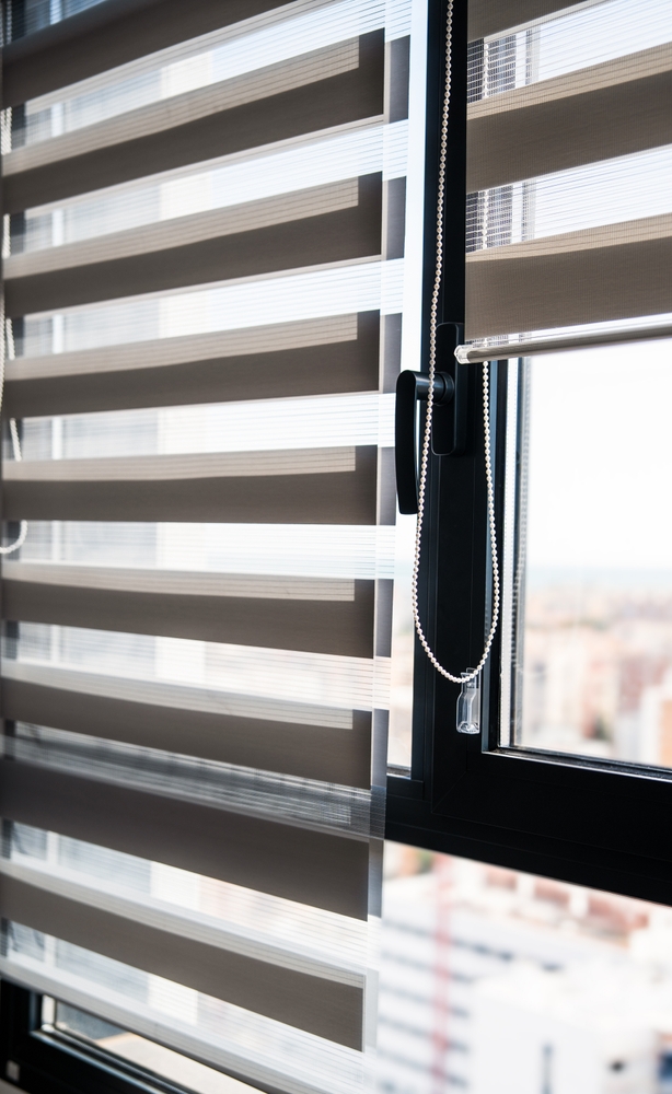 Coastal Drapery & Blinds window blinds with cordless cord chain detail