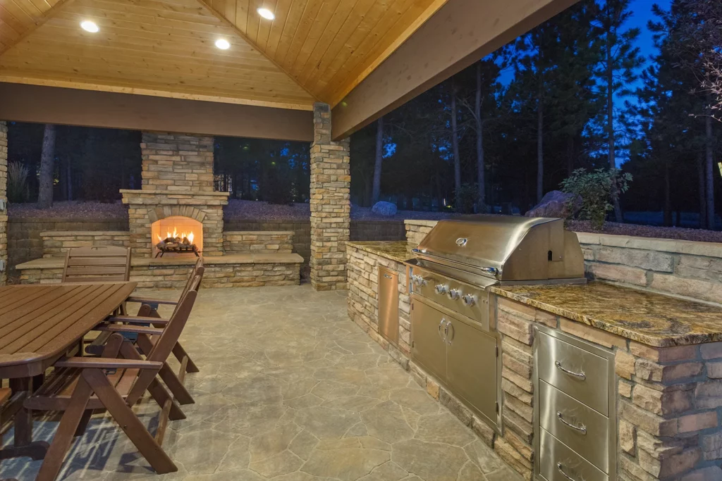 outdoor kitchen photo