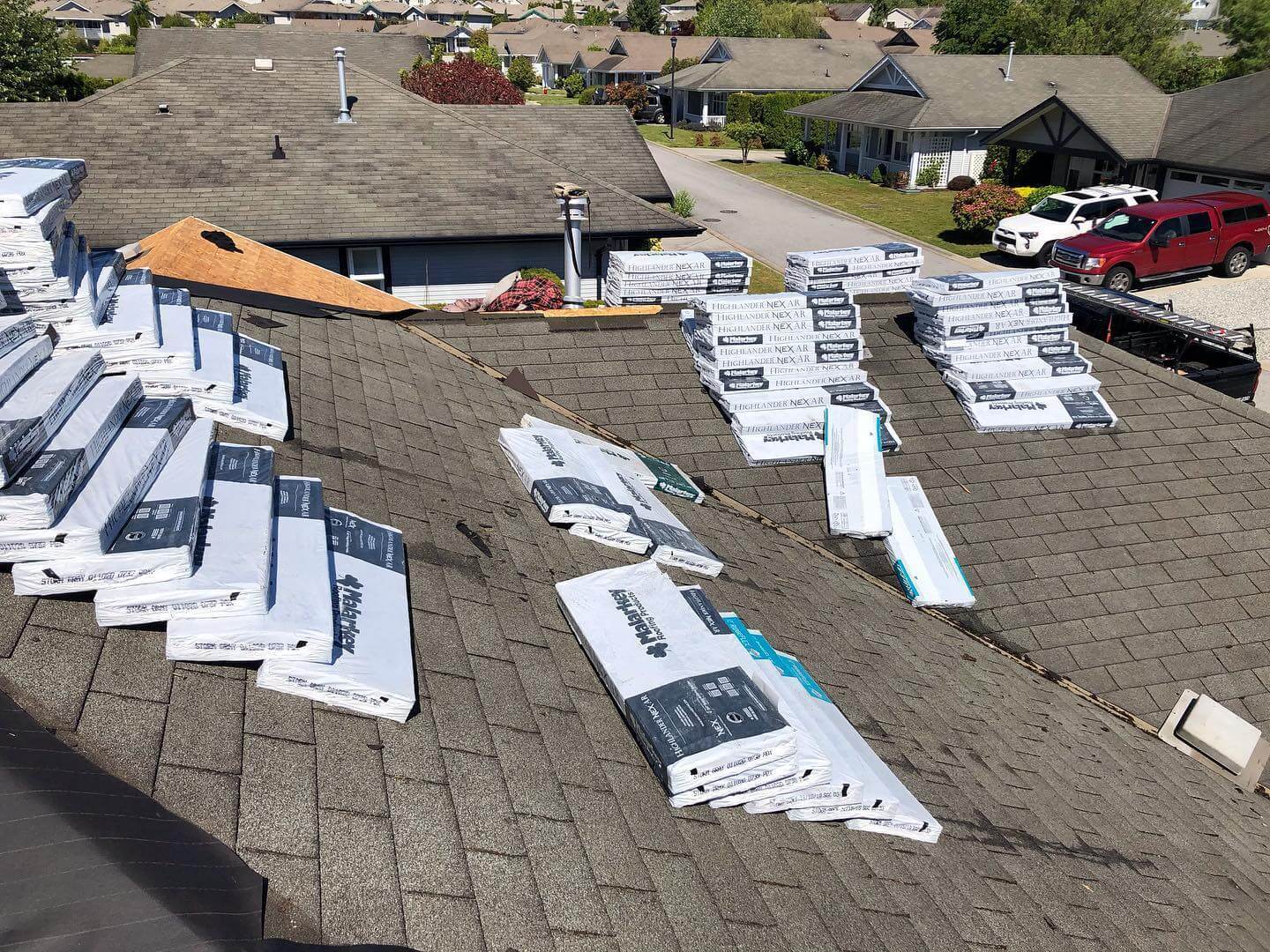 Undercover Roofing logo