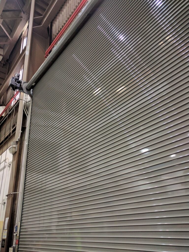 Commercial roll up door